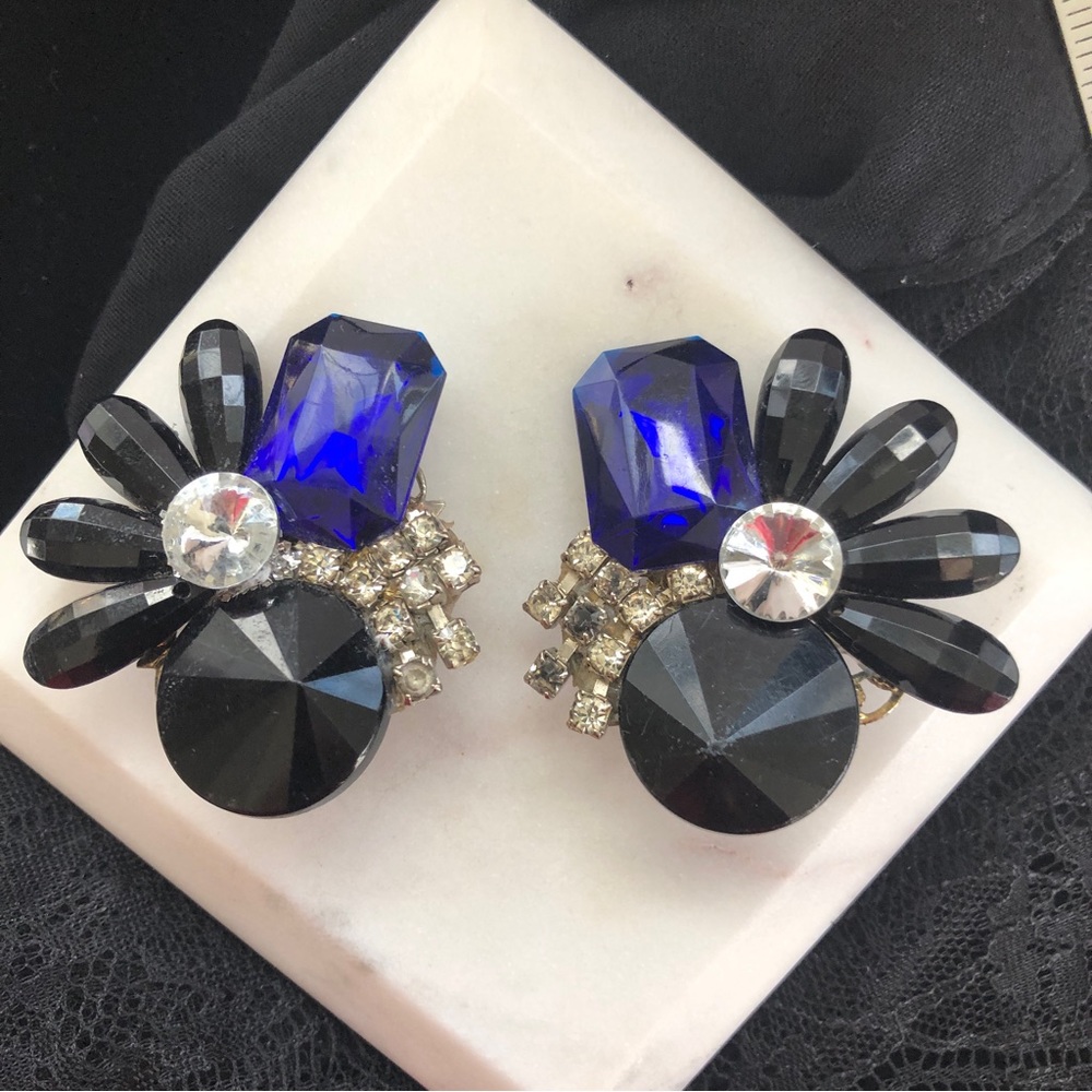 Vintage 1980 Rhinestone Blue Black Lucite Big Clip On Earrings - Picture 2 of 9